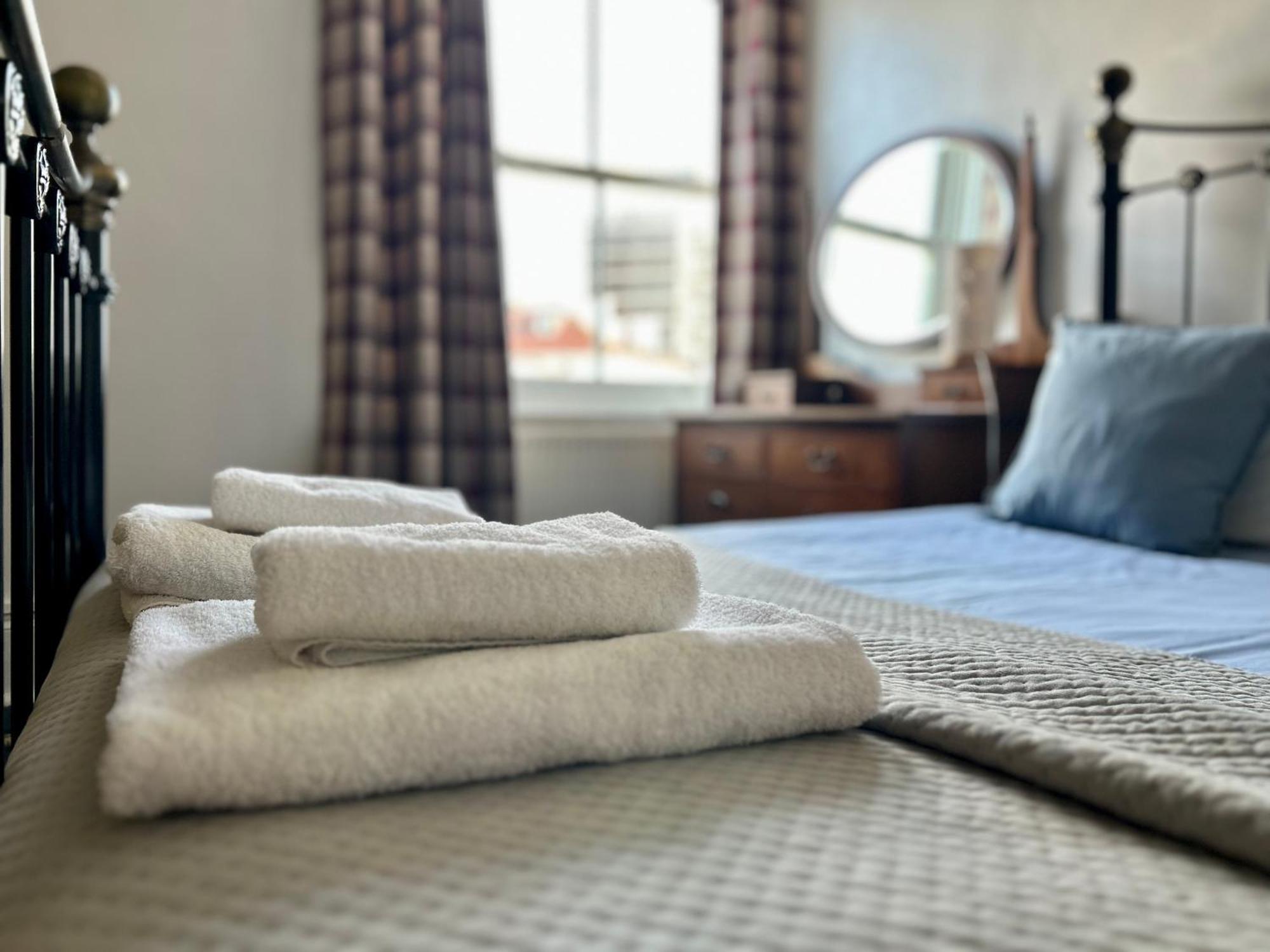 Clarence Quarters Self-Catering Guest House Portsmouth Eksteriør billede